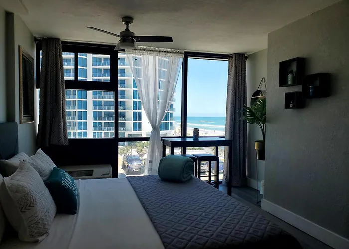 Oceanview Couples Retreat By Boardwalk & Top Cuisine Daytona Beach