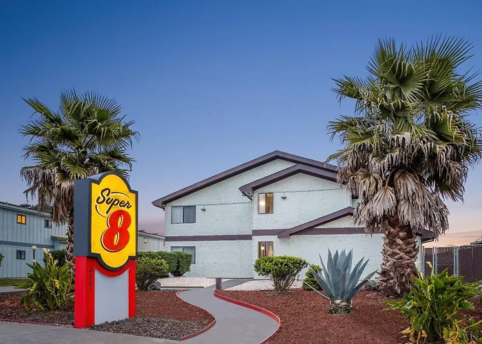 Super 8 By Wyndham Arcata Hotel