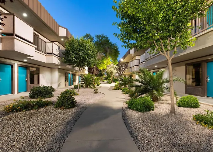 Ramada By Wyndham El Paso Hotel
