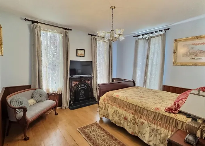 Historic Sion Bass Guest House