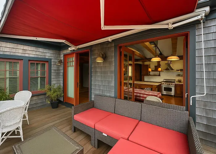 Magical Post And Beam Loft Downtown Newport! Hotel