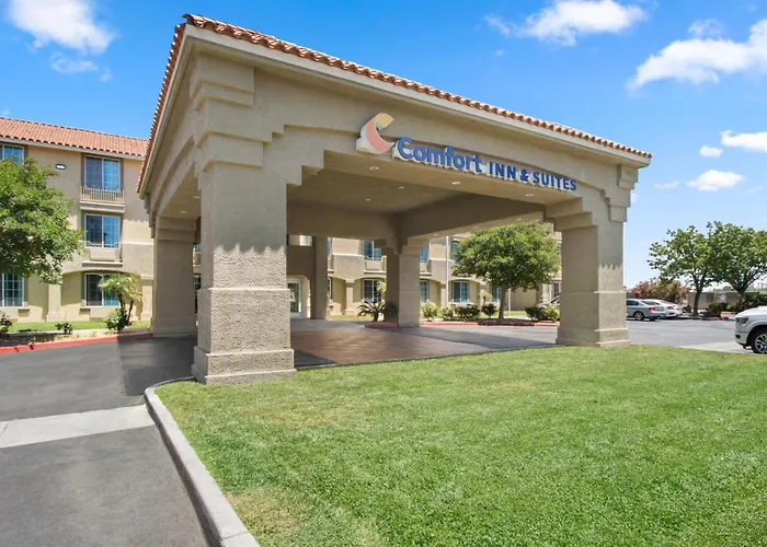 Comfort Inn & Suites Lancaster Antelope Valley