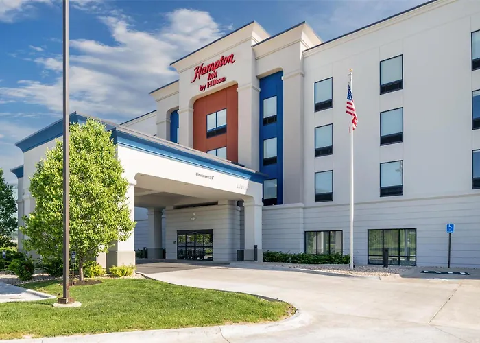 Hampton Inn Omaha/West Dodge Road, Old Mill