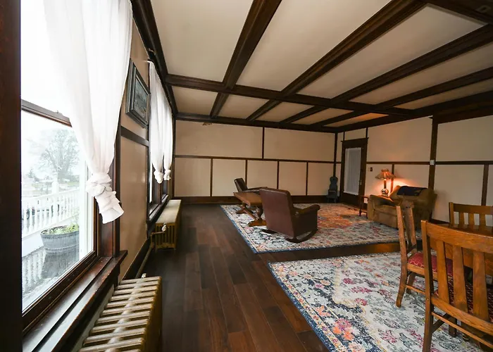 Brown & Hawkins Historical Apartments