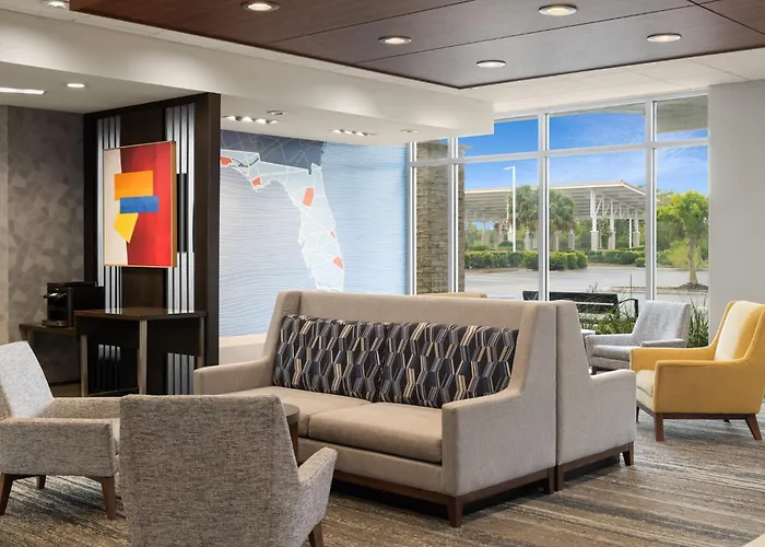 Holiday Inn Express & Suites - Tampa East - Ybor City By Ihg