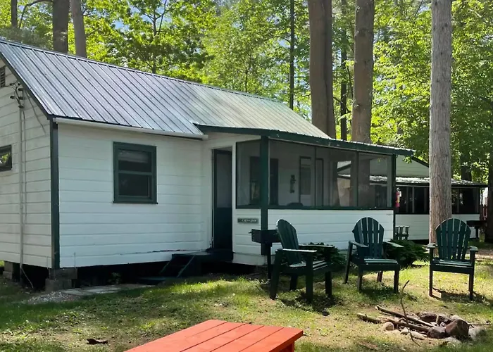 The Elms Waterfront Cottages