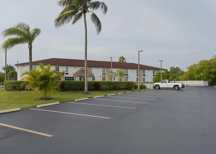 Belmont Inn & Suites Florida City