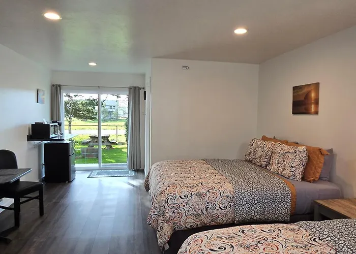 Pacific City Inn