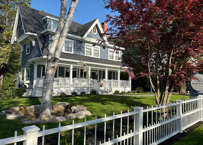 The Harbor Inn