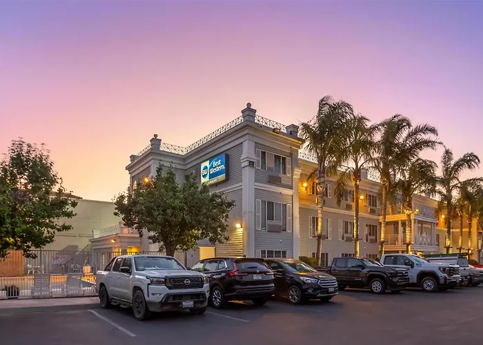 Best Western Luxury Inn
