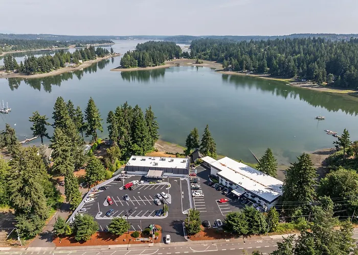 Oyster Bay Inn & Suites Bremerton