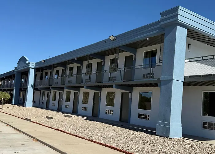 Baymont By Wyndham Rock Springs Hotel