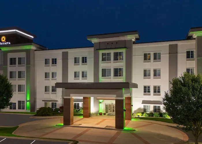 La Quinta By Wyndham Columbus - Edinburgh Hotel