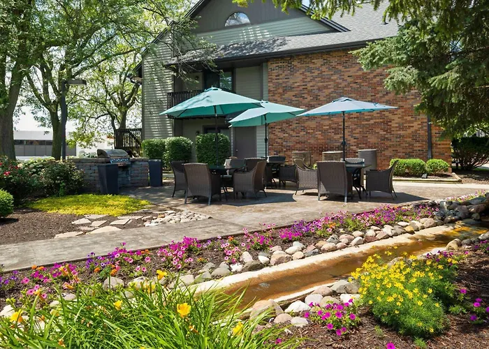 Eastland Suites Hotel & Conference Ctr, Trademark By Wyndham Bloomington