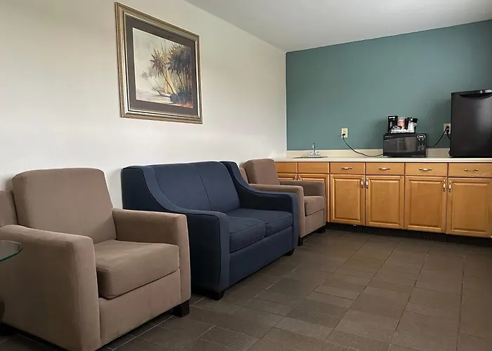 Baymont By Wyndham Slidell Hotel