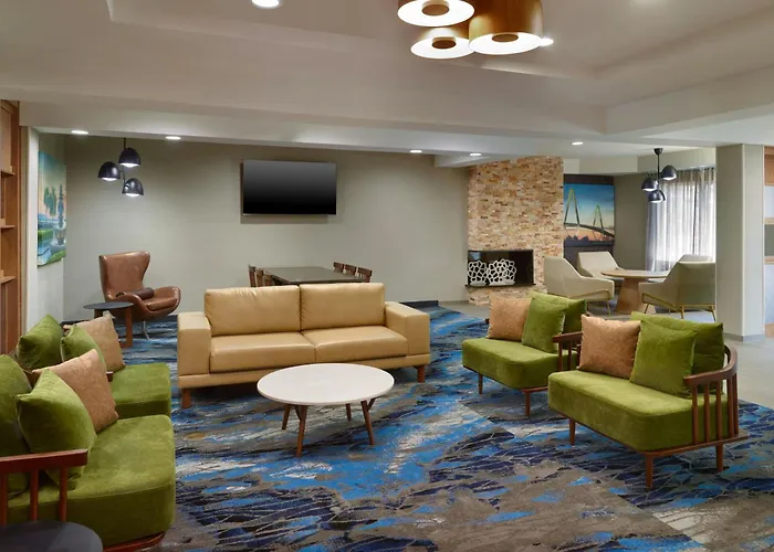 Fairfield Inn And Suites Charleston North/University Area