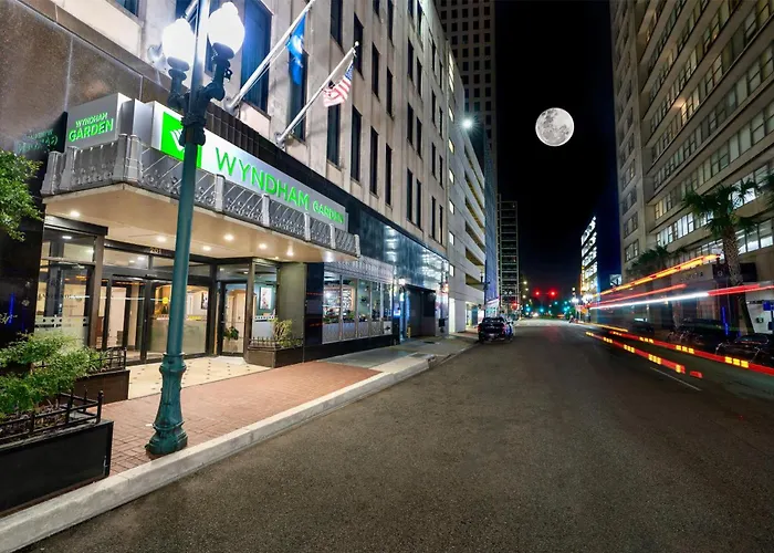 Wyndham Garden Baronne Plaza