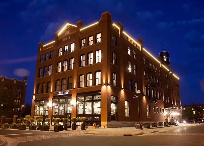 The Charmant Hotel La Crosse