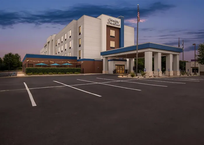 Hampton Inn & Suites Grove City