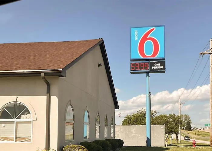 Motel 6 Omaha - Iat West