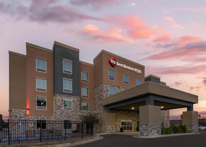Best Western Plus Mcpherson