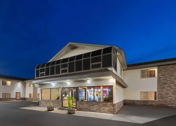 Baymont By Wyndham Iron Mountain Hotel