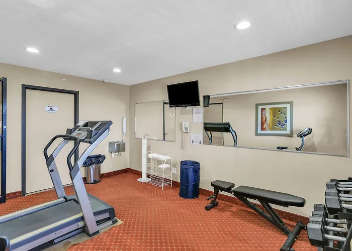 Baymont By Wyndham Cedar Rapids Hotel