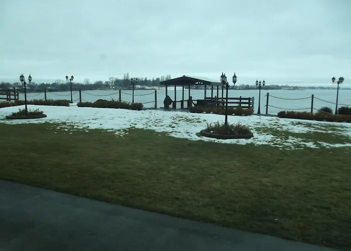 Best Western Plus Lake Front Hotel
