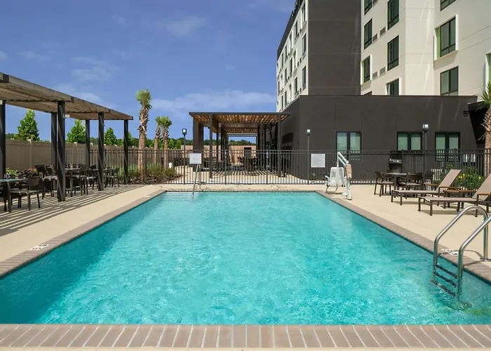 Courtyard By Marriott Lafayette South