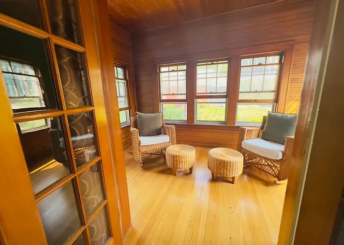 Franklin Manor Bed And Breakfast