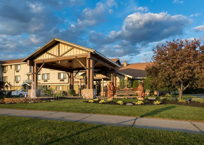 White Pine Inn & Suites Holland