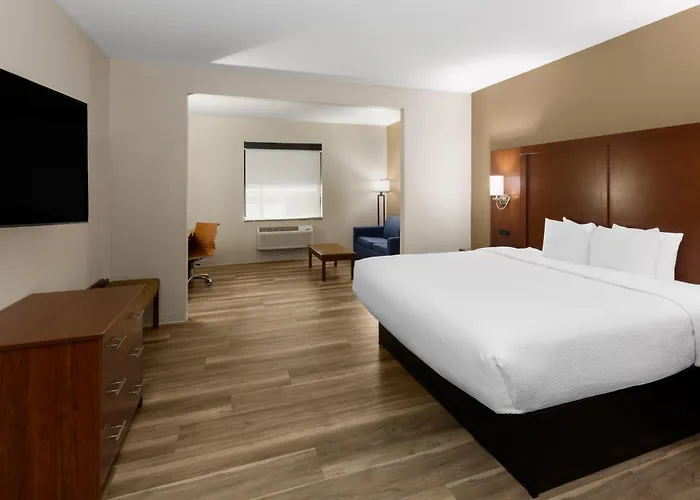 Wingate By Wyndham College Station South Hotel