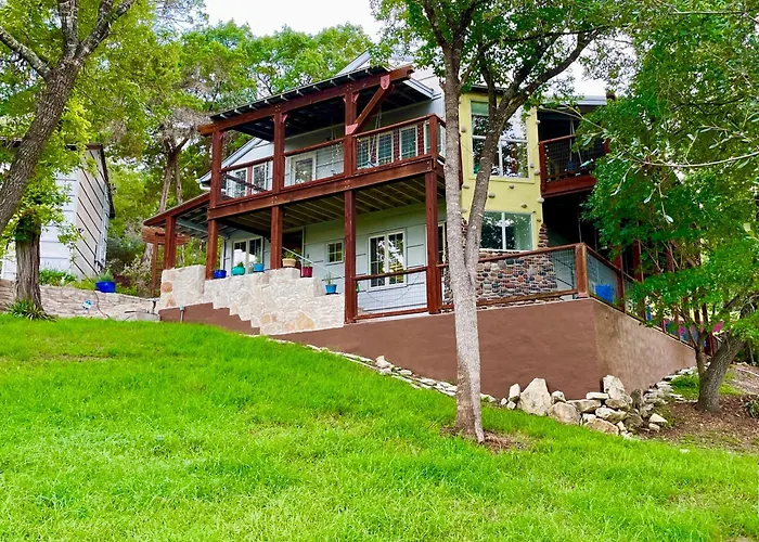The Rivery Retreat, Choose From Luxury Guesthouse Cabin Or Poolside Suite In Lake Austin Hill Country