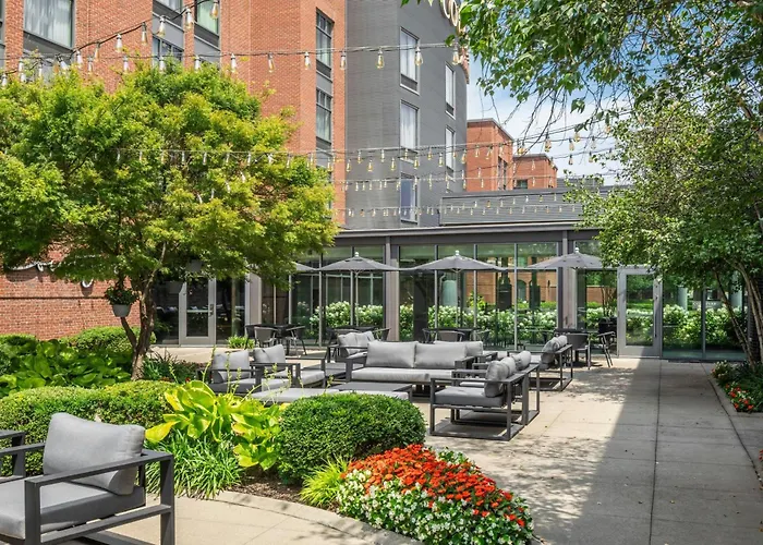 Courtyard By Marriott Columbus Osu Hotel