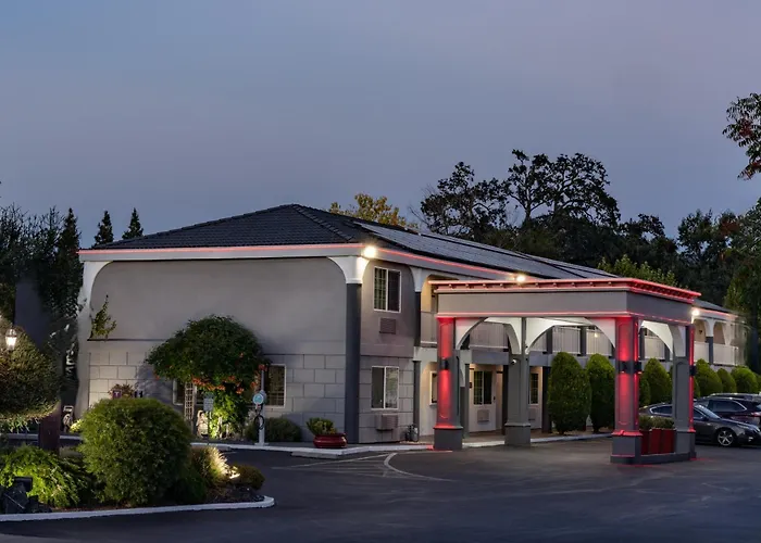 The Orchard Hotel Ukiah Wine Country Free Breakfast, Pool, & Hot Tub