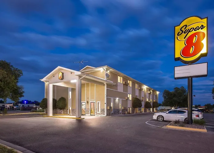 Super 8 By Wyndham Colorado Springs Peterson Space Force Cimarron Hills