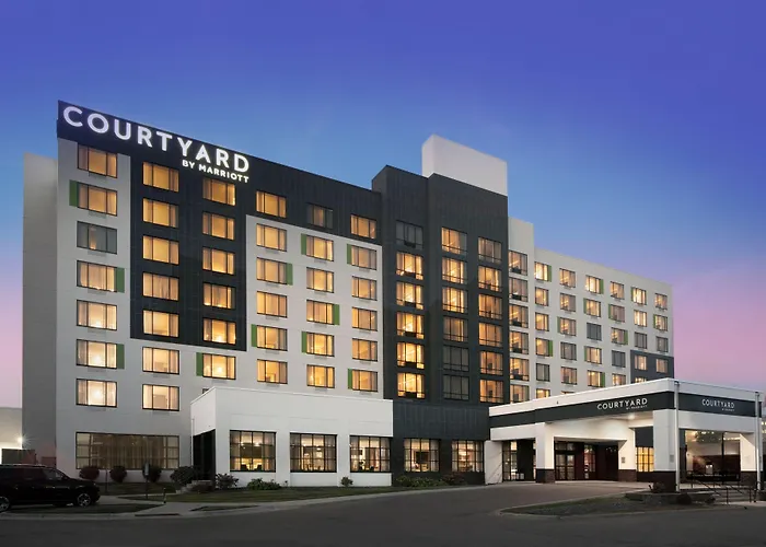 Courtyard By Marriott Edina Bloomington Hotel
