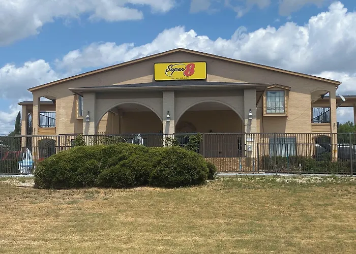 Super 8 By Wyndham Decatur Texas Hotel
