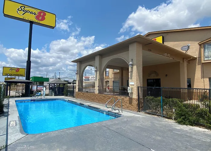 Super 8 By Wyndham Decatur Texas Hotel
