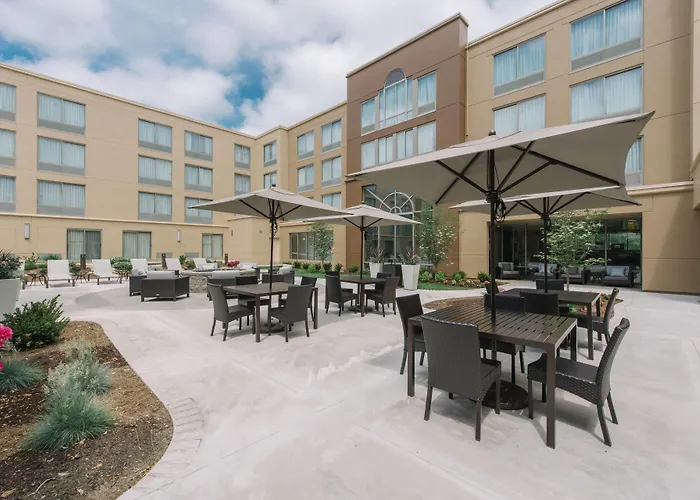 Courtyard By Marriott Nashua Hotel