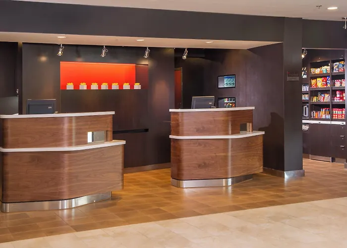 Courtyard By Marriott Richmond West