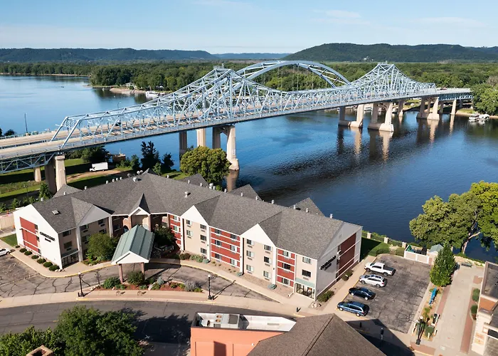 Courtyard La Crosse Downtown/Mississippi Riverfront