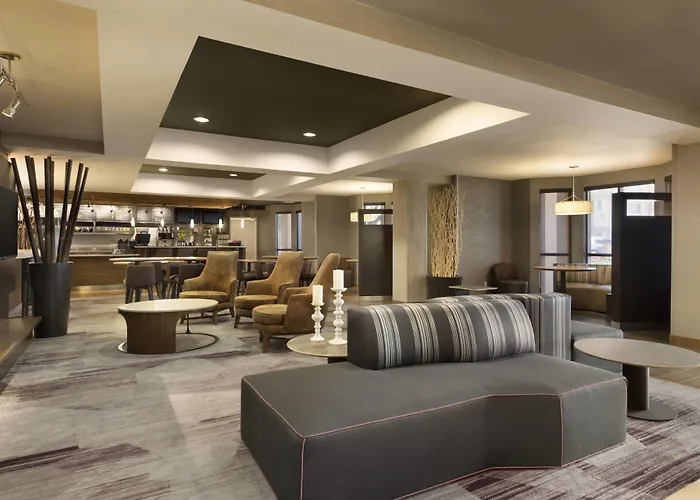 Courtyard By Marriott Bloomington Normal Hotel
