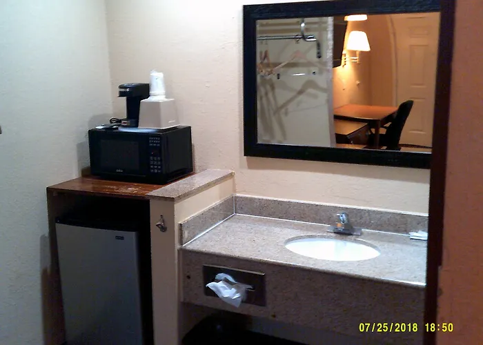 Super 8 By Wyndham Tucson Downtown Convention Center Hotel