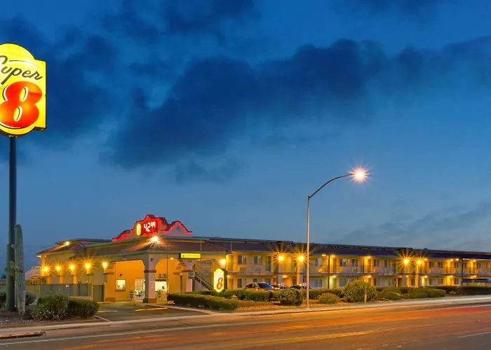 Super 8 By Wyndham Tucson Downtown Convention Center Hotel