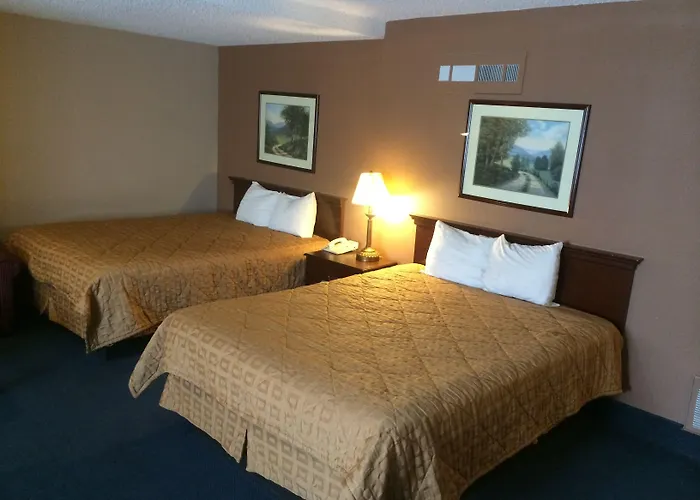 Sunflower Inn & Suites - Garden City