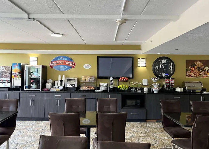 Baymont By Wyndham - Chicago - Addison - O'Hare Hotel