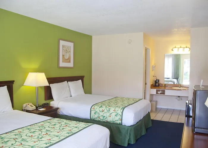Days Inn By Wyndham Defuniak Springs
