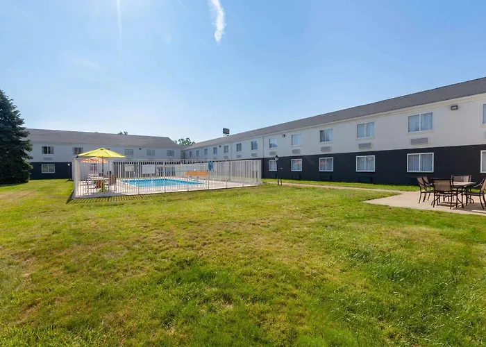 Days Inn By Wyndham Sandusky Cedar Point