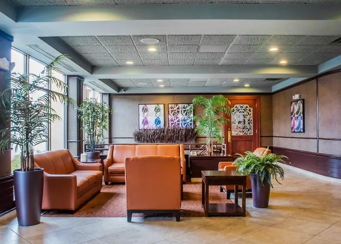 Clarion Hotel & Suites Riverfront